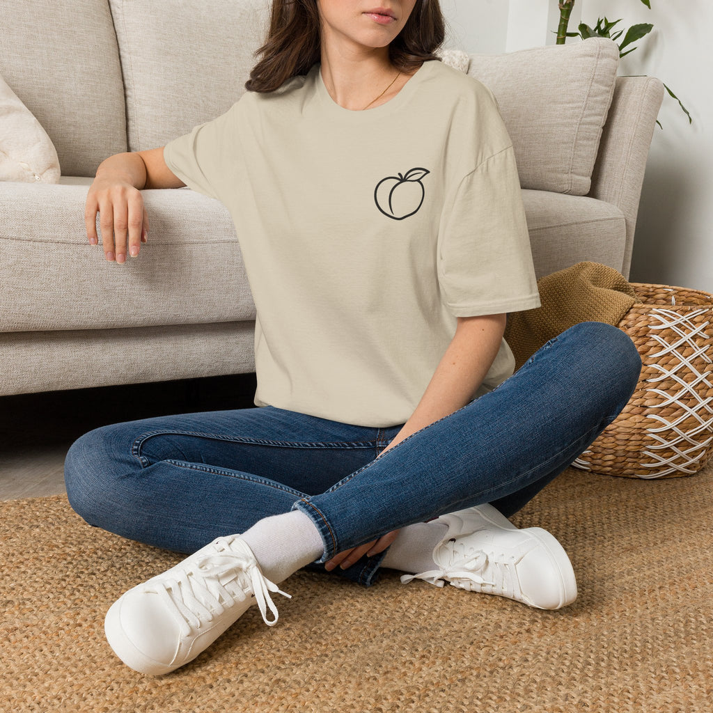 Peach Outline T‑Shirt — Minimal Fruit Graphic Tee