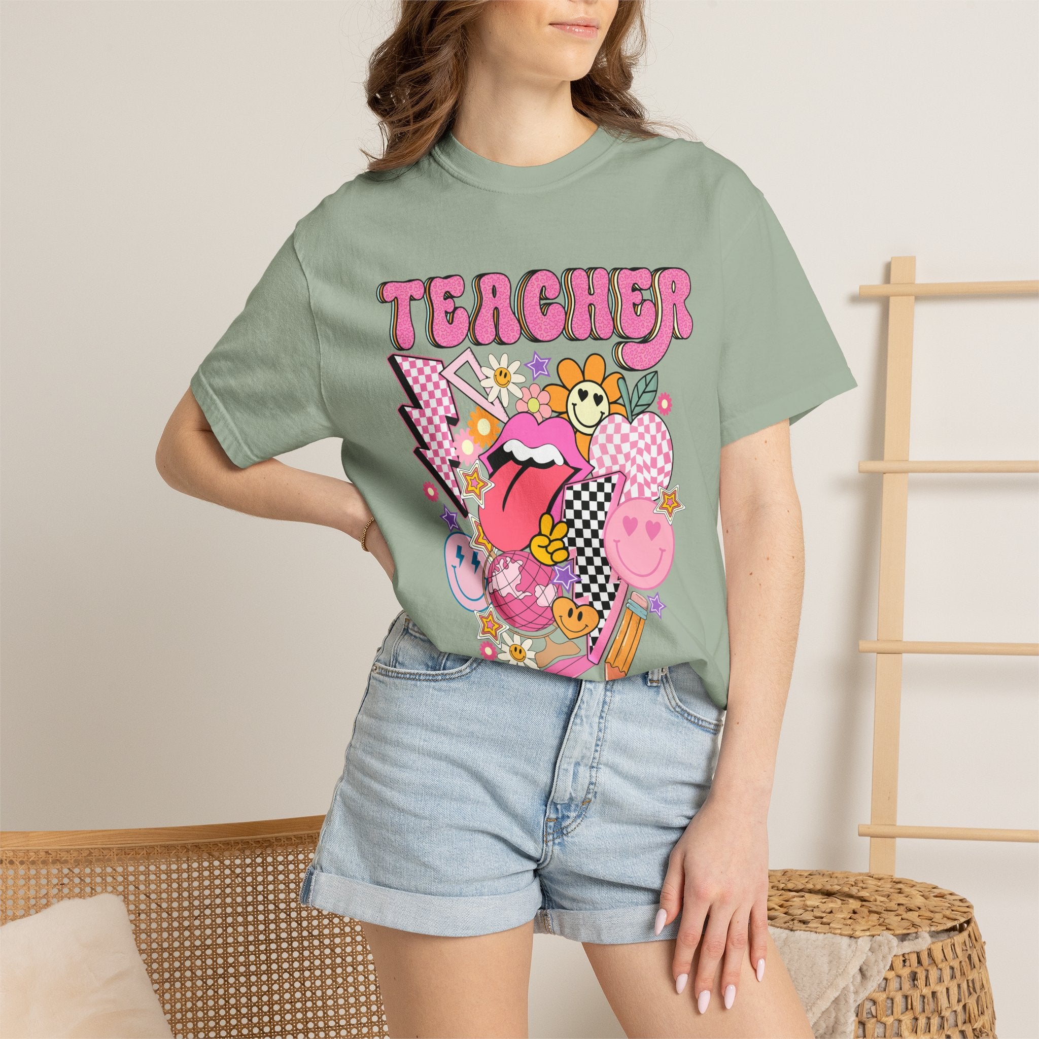 Teacher Retro Pop Graphic T‑Shirt — Cute Pink School Staff Shirt