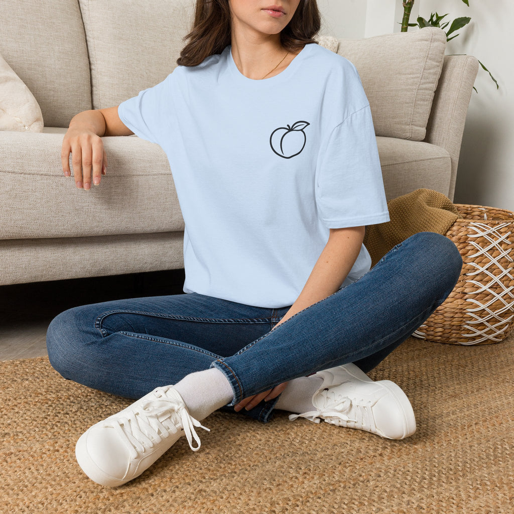Peach Outline T‑Shirt — Minimal Fruit Graphic Tee