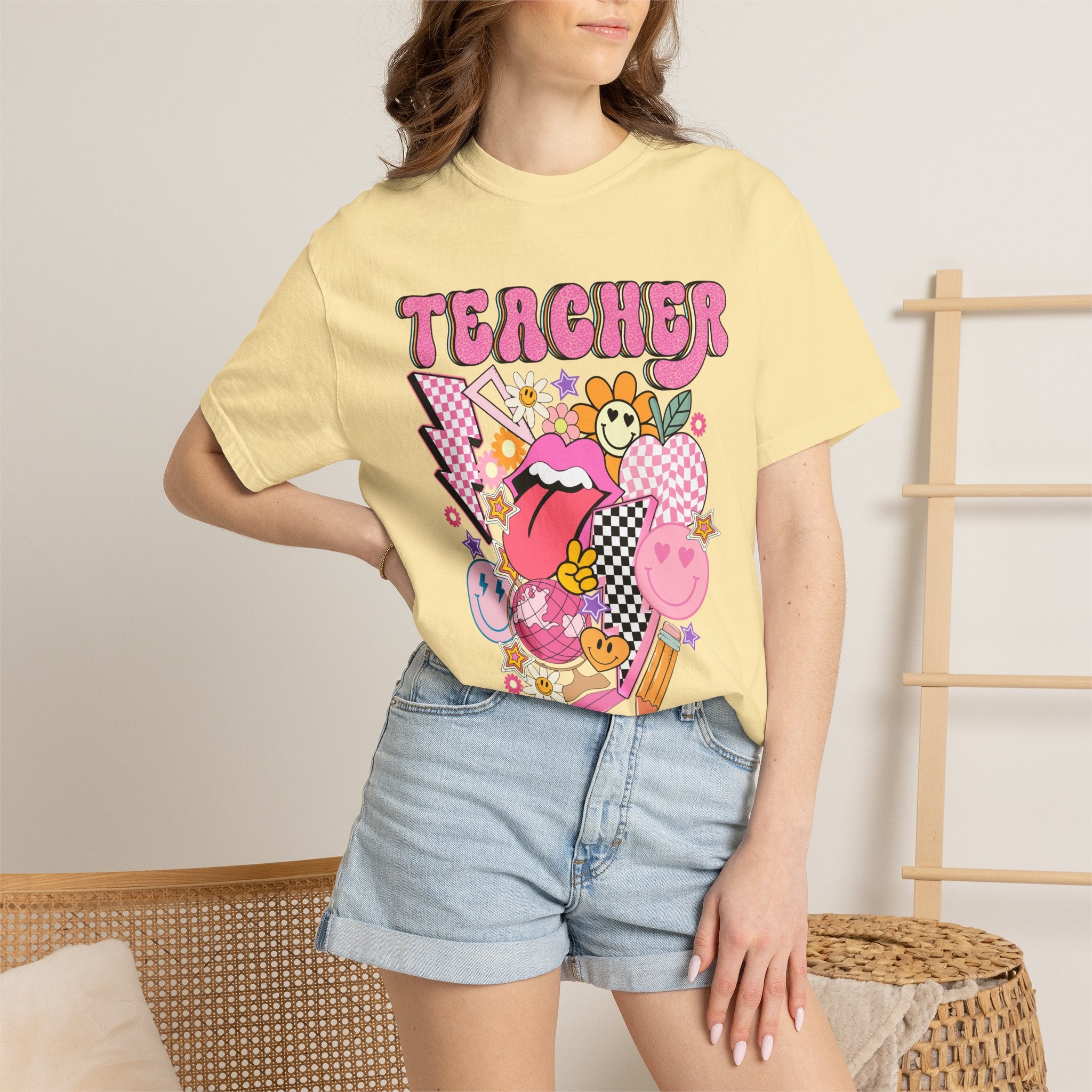 Teacher Retro Pop Graphic T‑Shirt — Cute Pink School Staff Shirt