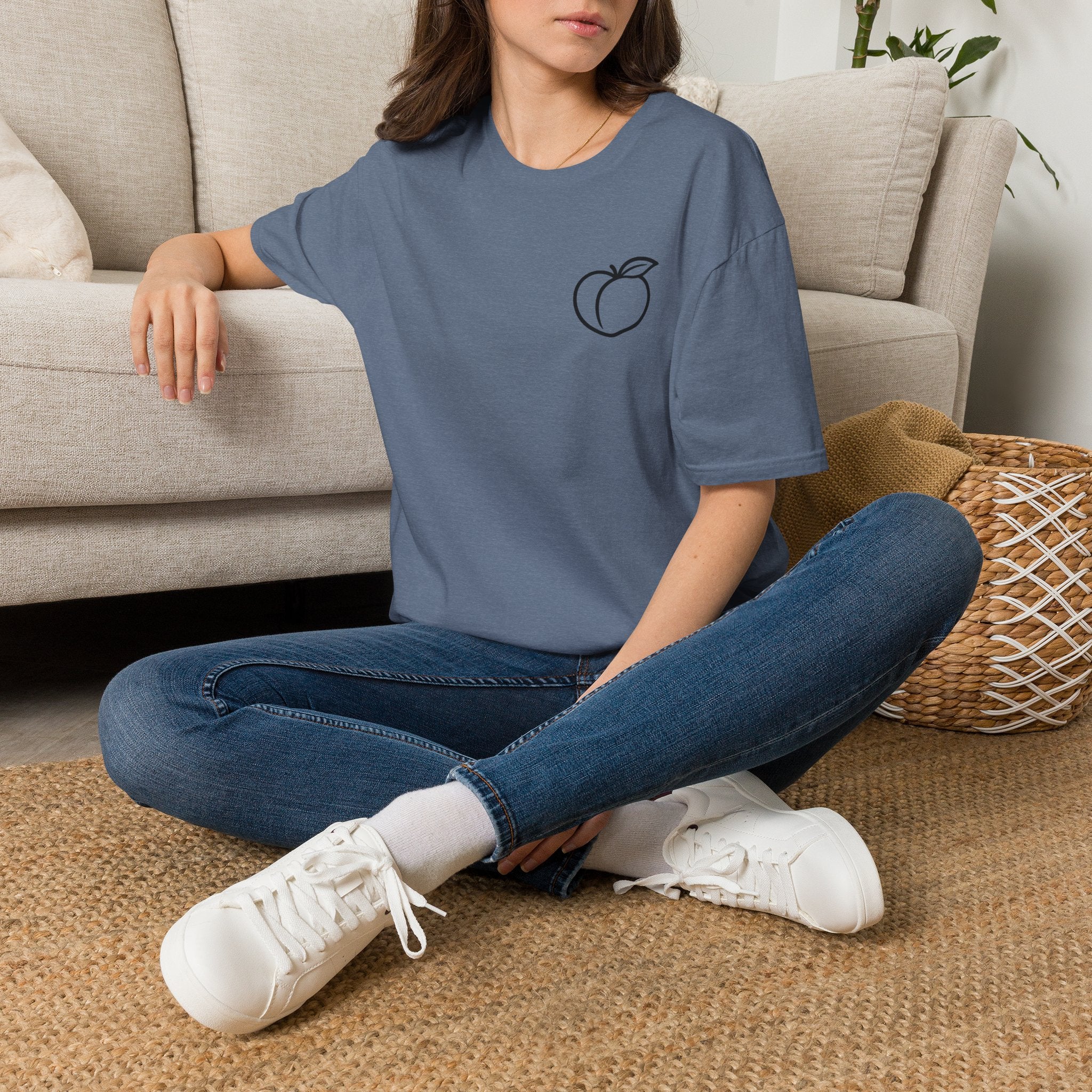 Peach Outline T‑Shirt — Minimal Fruit Graphic Tee