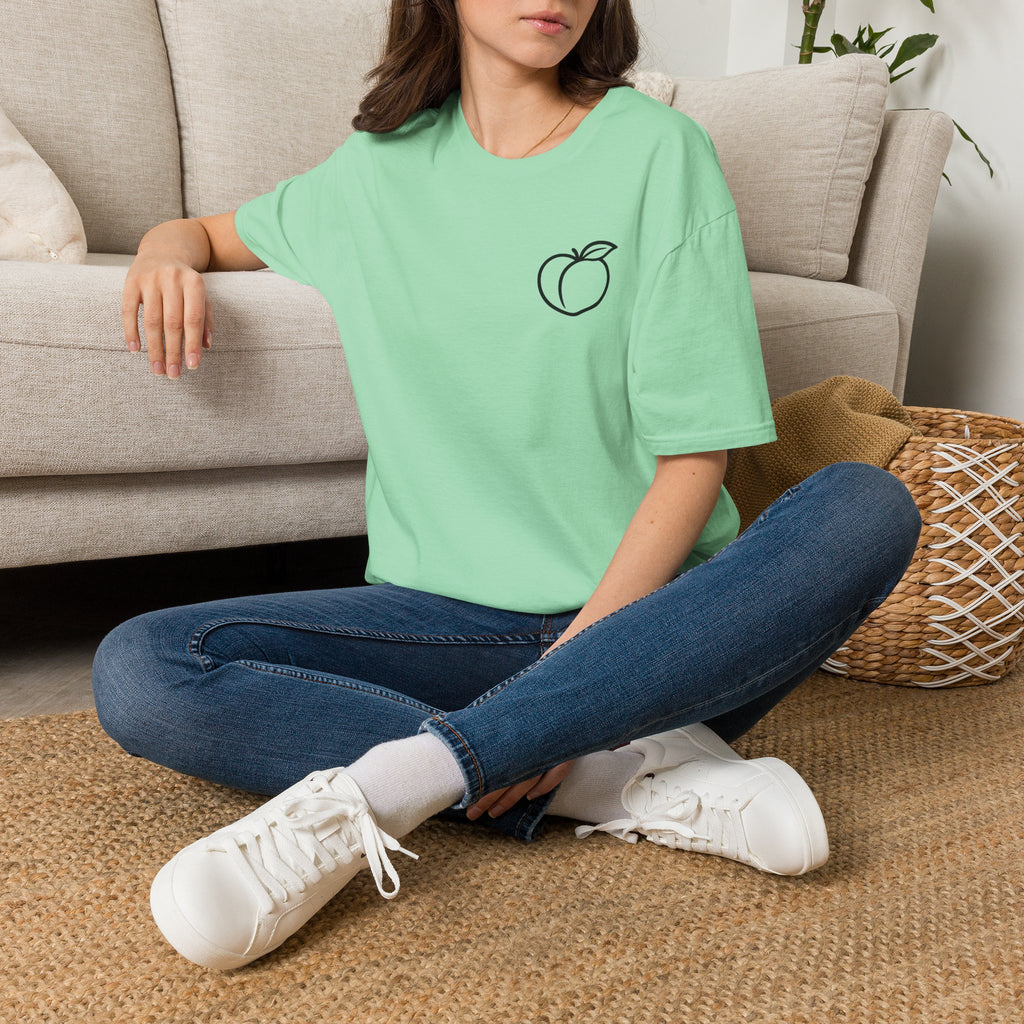 Peach Outline T‑Shirt — Minimal Fruit Graphic Tee