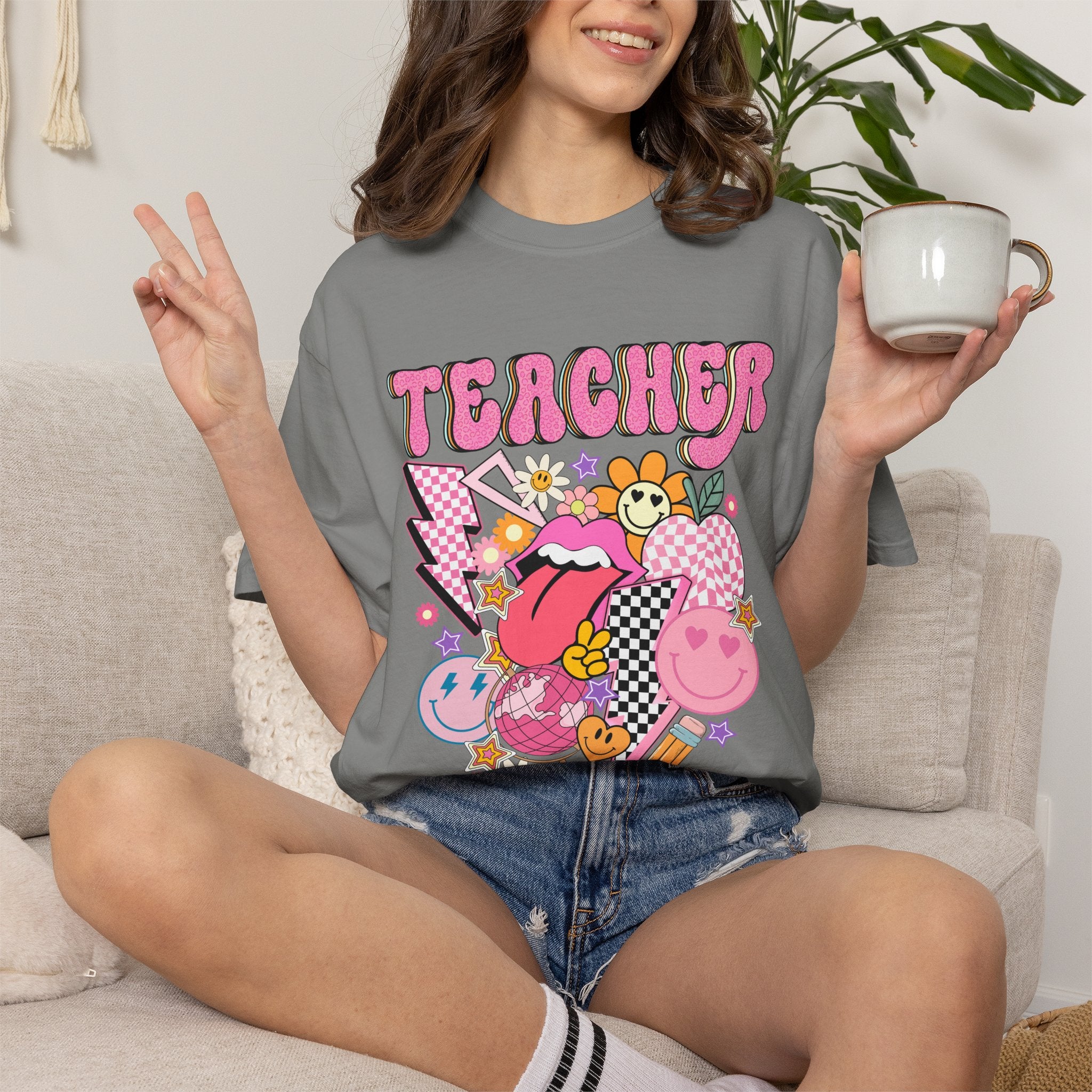 Teacher Retro Pop Graphic T‑Shirt — Cute Pink School Staff Shirt